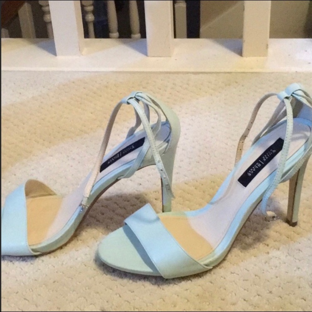 Like NEW White House Black Market Sandals